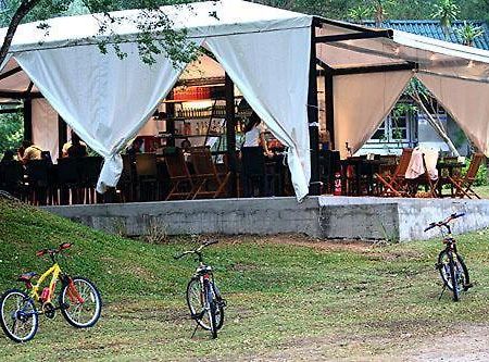 Khao Kheaw Es-Ta-Te Camping Resort & Safari Si Racha Exterior foto